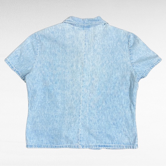 VINTAGE | 1990’s Light Wash Denim Preppy Casual Short Sleeve Button Down Shirt - Picture 5 of 12